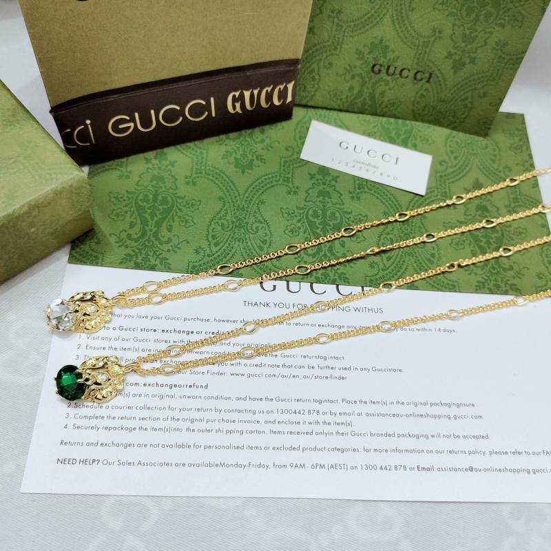 G*u*i necklaces